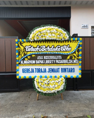 Papan Bunga Duka di Sintang